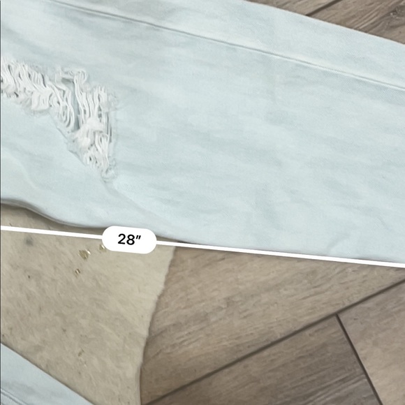 Gap light wash distressed mom jeans - Picture 6 of 6